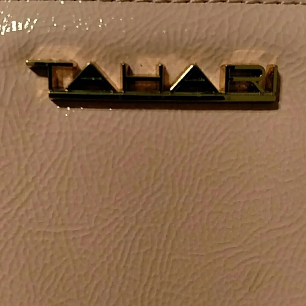 Tahari Pink Patent Leather Wristlet With Leopard Print Inside Design New - Picture 3 of 4